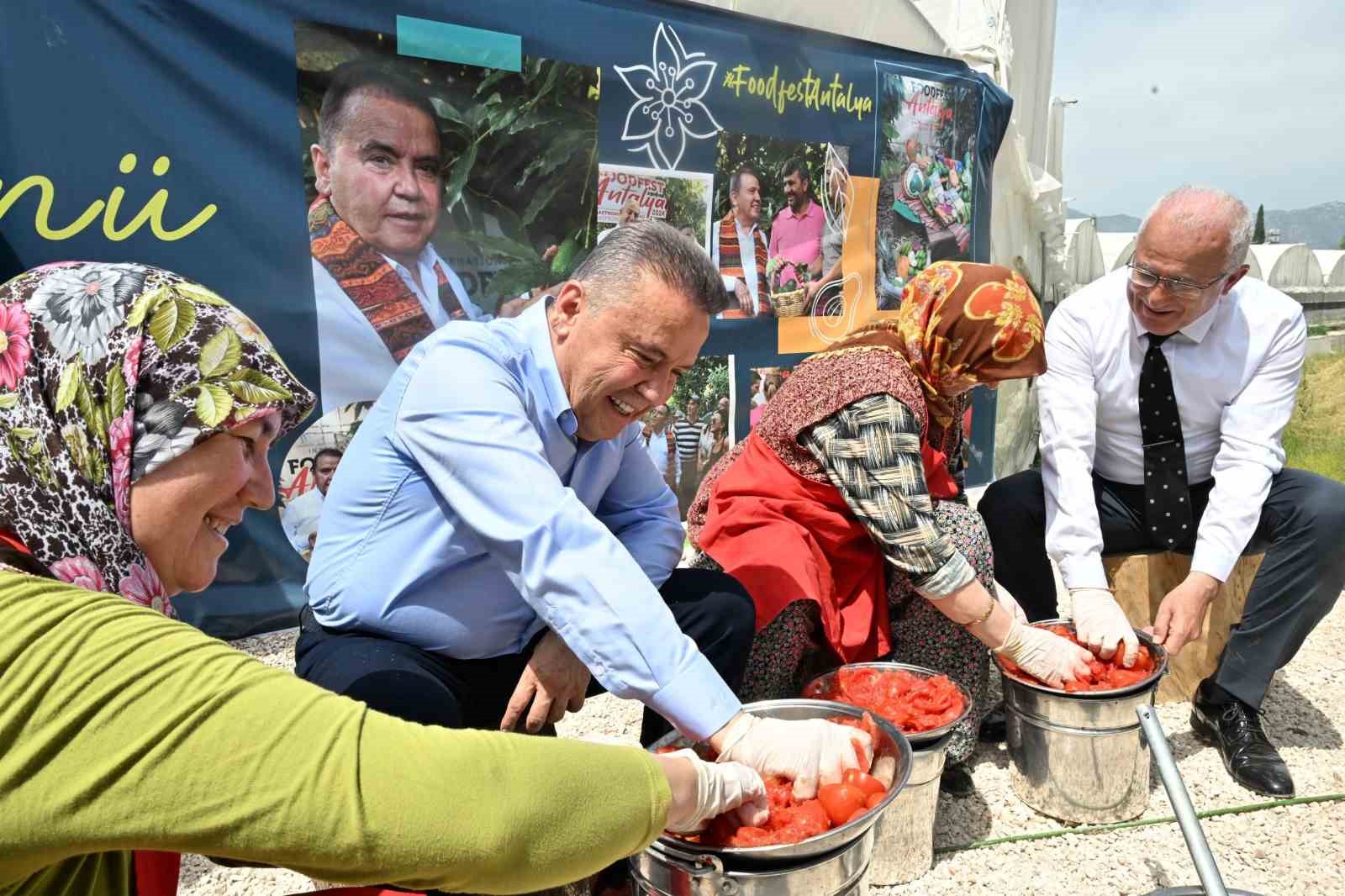 Antalya’da FoodFest’in hasat durağı Kumluca oldu