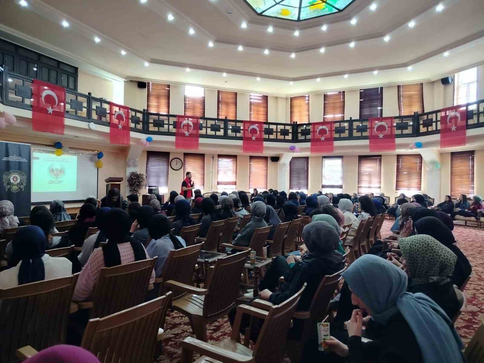 BÖF ekipleri öğrencileri bilgilendiriyor