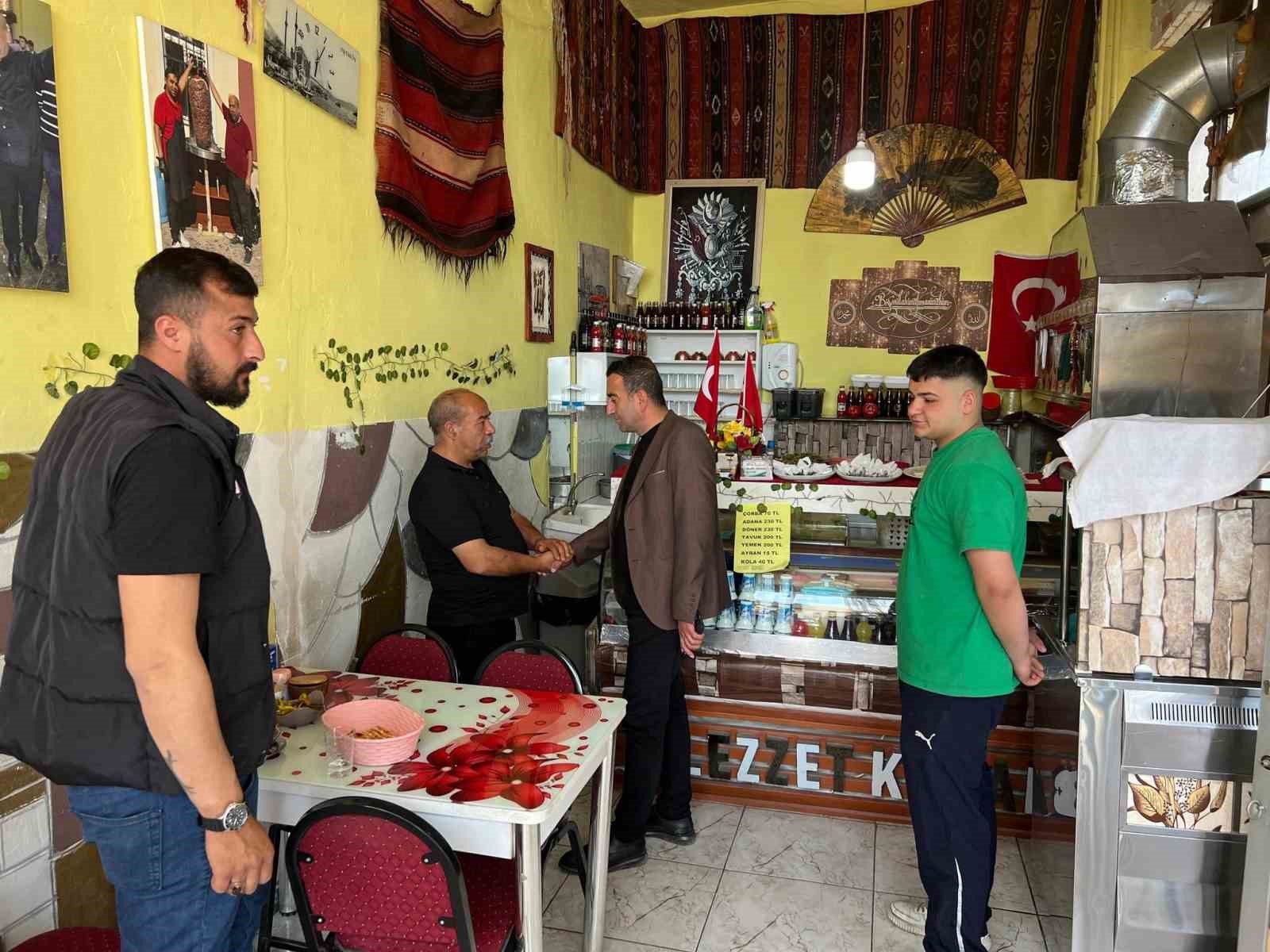 Başkan Ulutaş esnafın önerilerini dinledi
