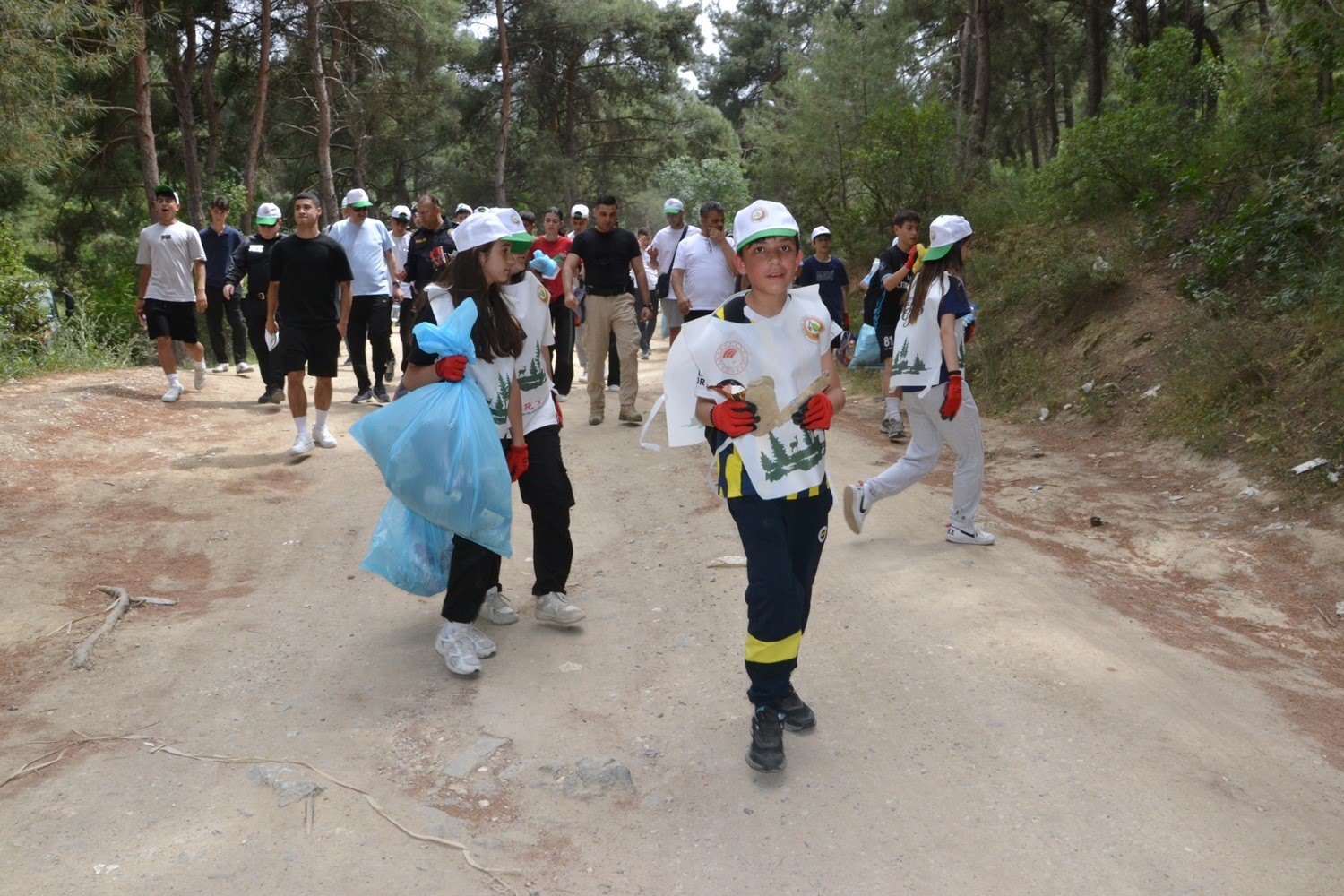 Manisa ormanları gen&ccedil;lere emanet
