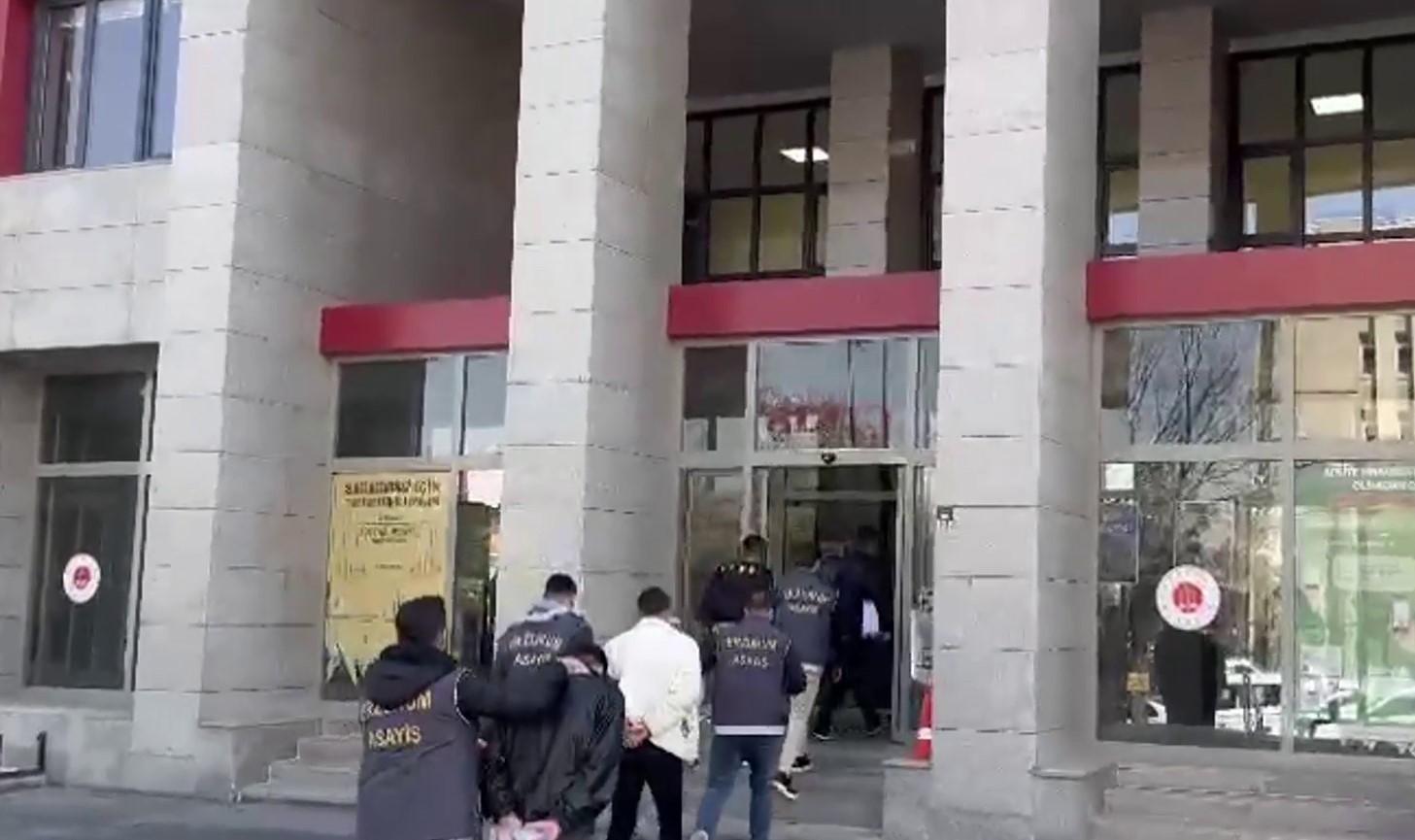 Erzurum’da polisten fuhuş operasyonu