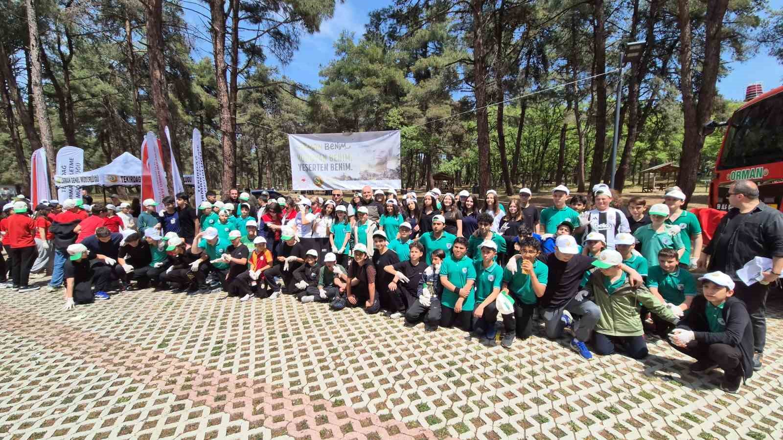 Tekirdağ’da öğrenciler ve kurum müdürleri orman için el ele verdi