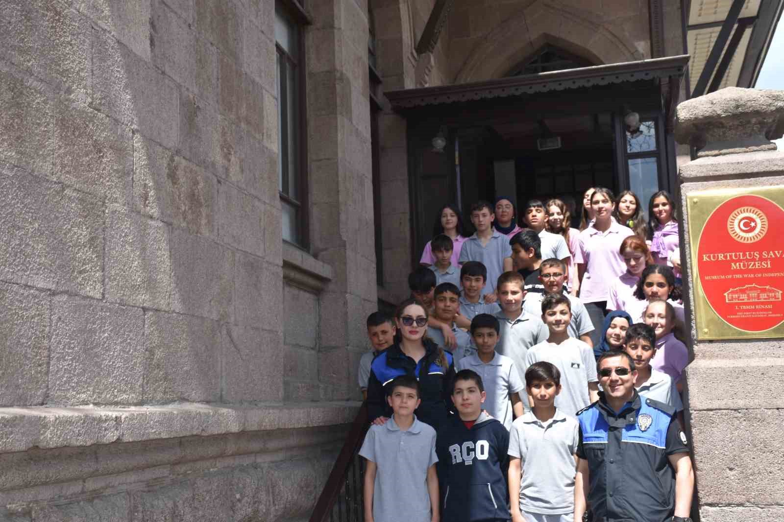Kastamonu’da öğrencilerden Anıtkabir ziyareti
