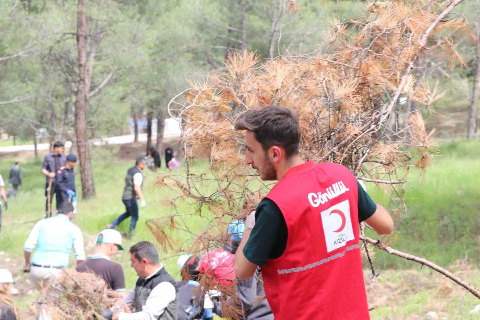Burdur&rsquo;da "Orman Benim" kampanyası
