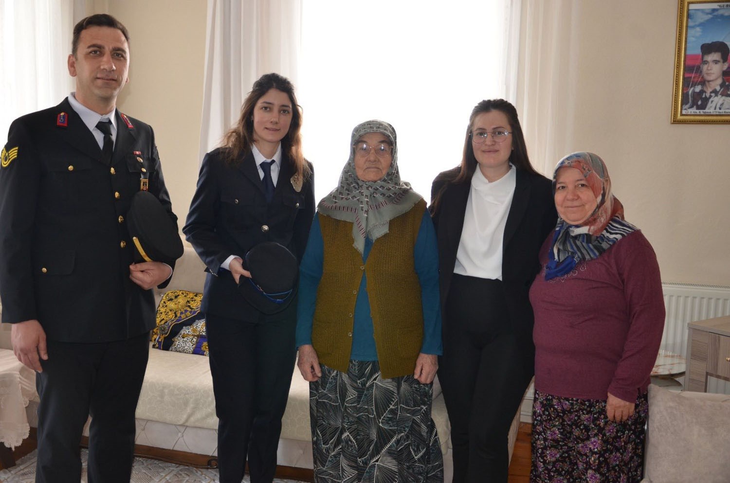 Kaymakam Özdemir’den şehit annelerine anlamlı ziyaret