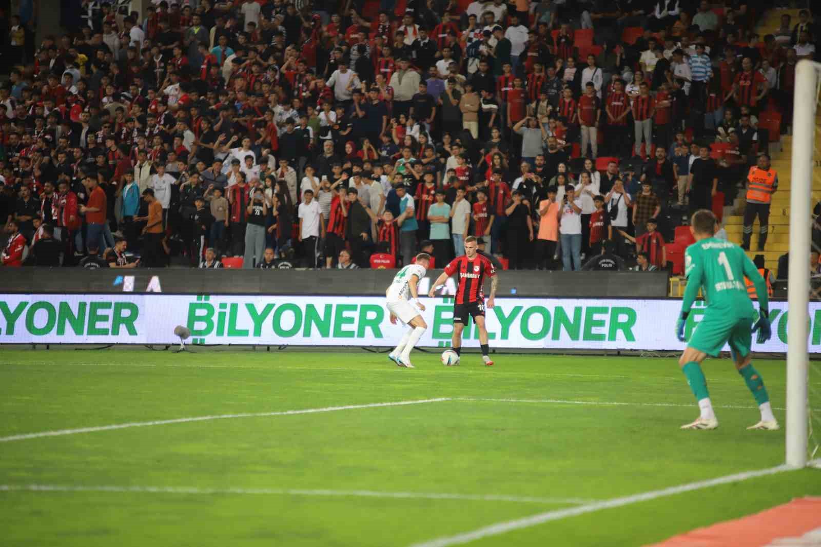 Trendyol S&uuml;per Lig: Gaziantep FK: 0 - Alanyaspor: 0 (Ma&ccedil; devam ediyor)
