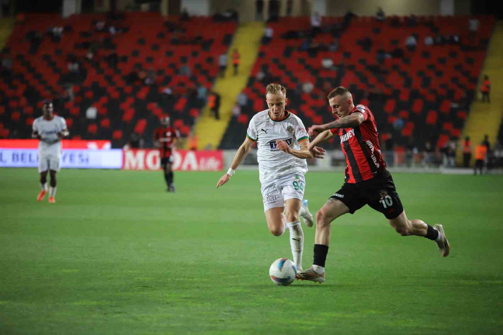 Trendyol Süper Lig: Gaziantep FK: 0 - Alanyaspor: 1 (Maç sonucu)
