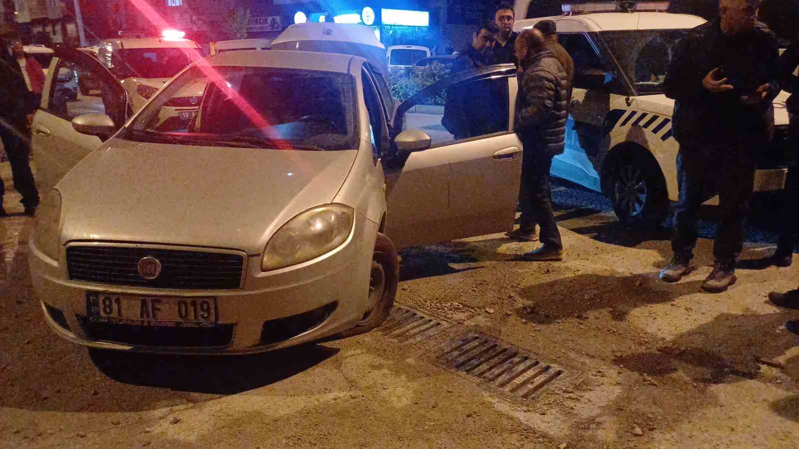 &Ccedil;orum&rsquo;da iki kişi birbirini bı&ccedil;akladı
