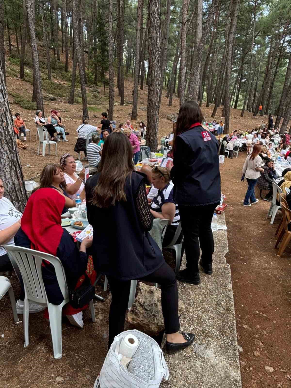 Menteşe’deki piknik etkinliğinde vatandaşlar bilgilendirildi

