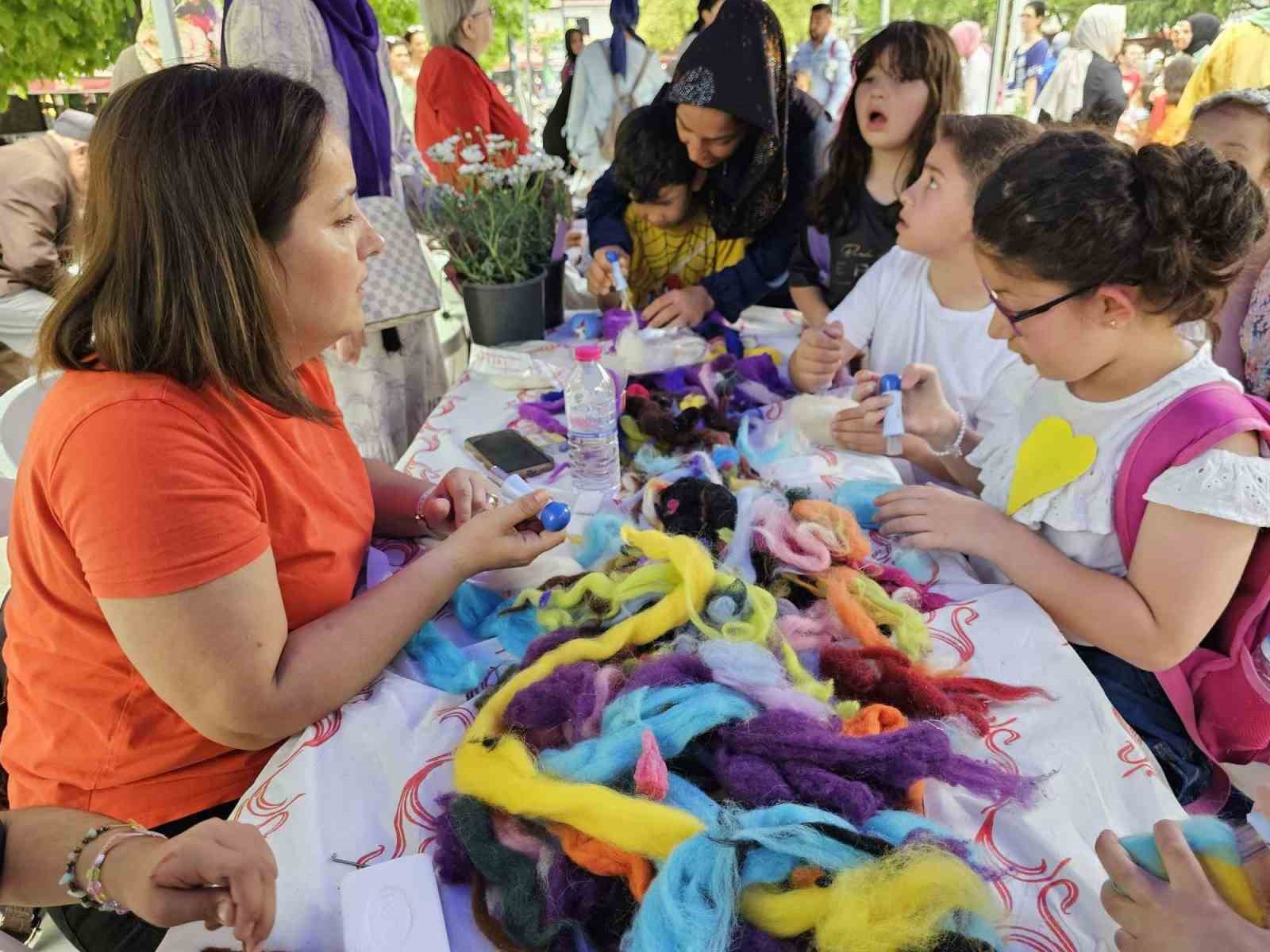 Çocuklardan annelerine özel hediye
