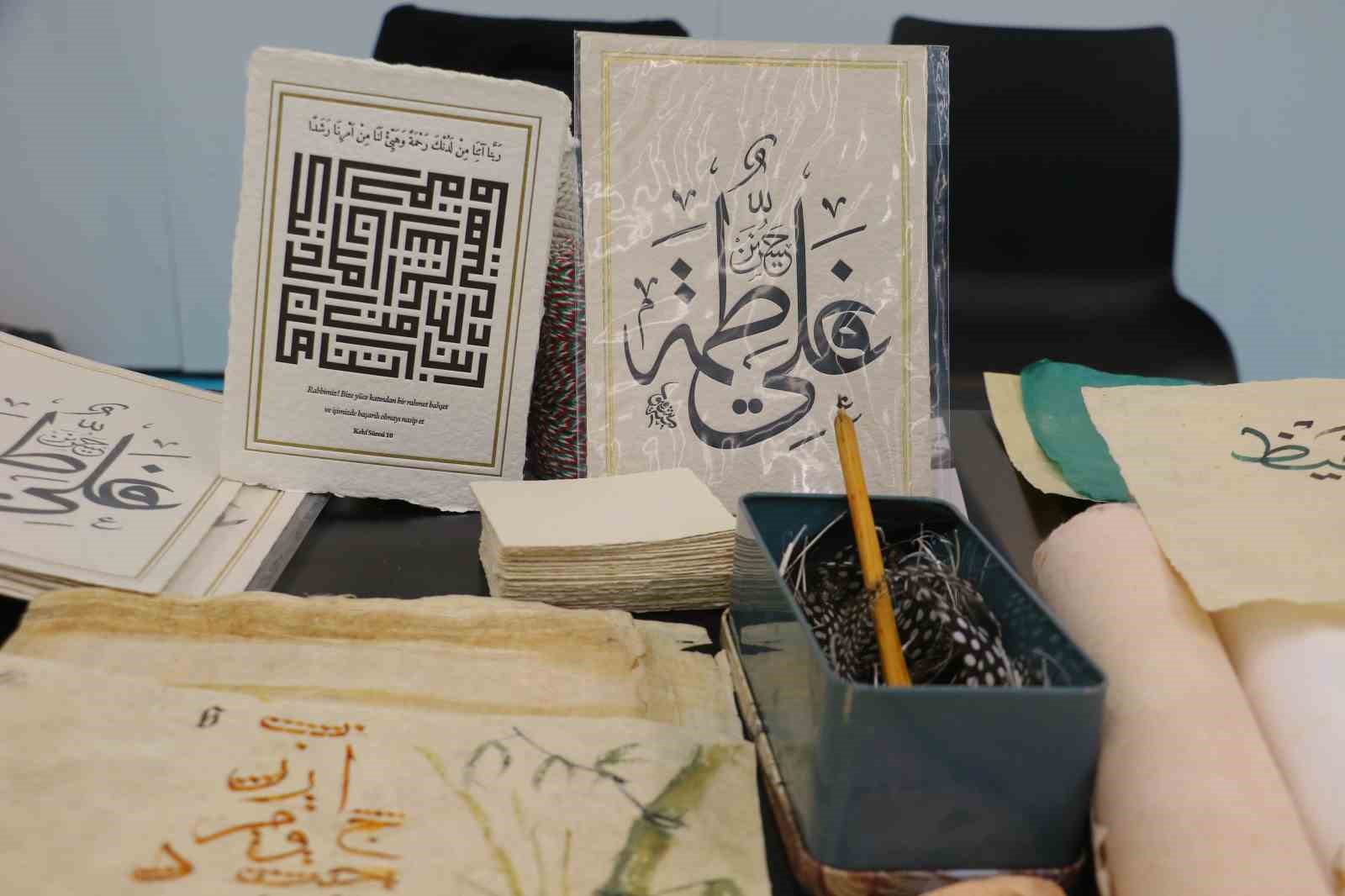 İslam Sanatları Fuarı&rsquo;nda el yapımı kağıt ustası &Ccedil;elik eserlerini sergiledi

