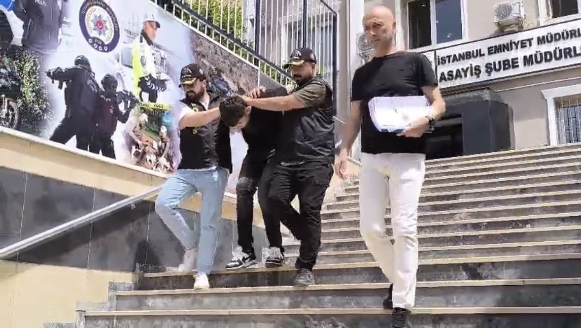 &Uuml;sk&uuml;dar&rsquo;da silahlı saldırganlar yakalandı: "400 bin alacağım, 100 binini sana vereyim, su&ccedil;u başkasına atarız"
