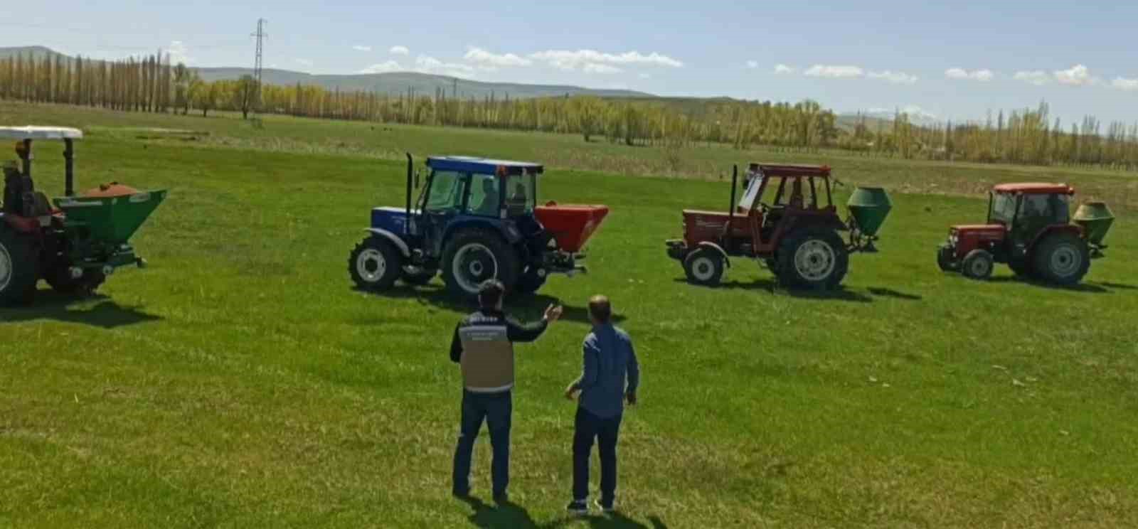 Bayburt’un meralarında gübreleme çalışması yapılıyor