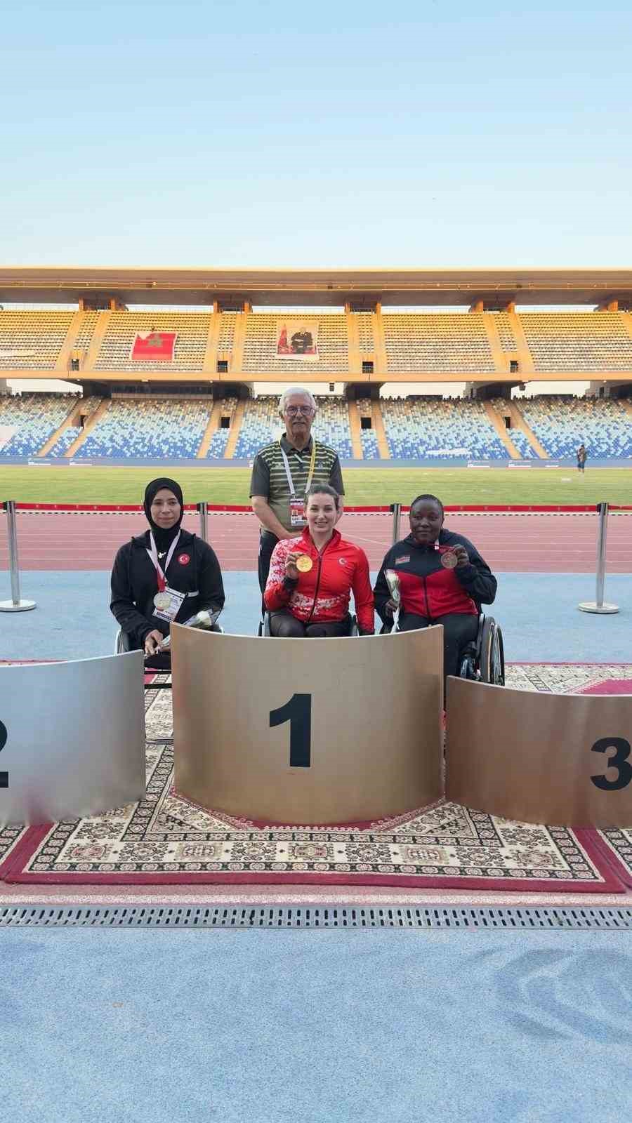 Bağcılar&rsquo;da tekerlekli sandalye yarış&ccedil;ısı, hem anne hem de şampiyon olduu
