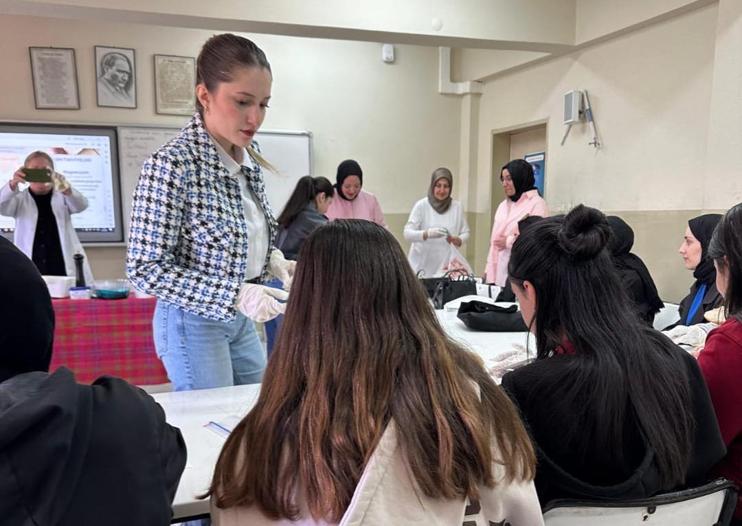 Öğrencilere sağlıklı beslenme eğitimi verildi