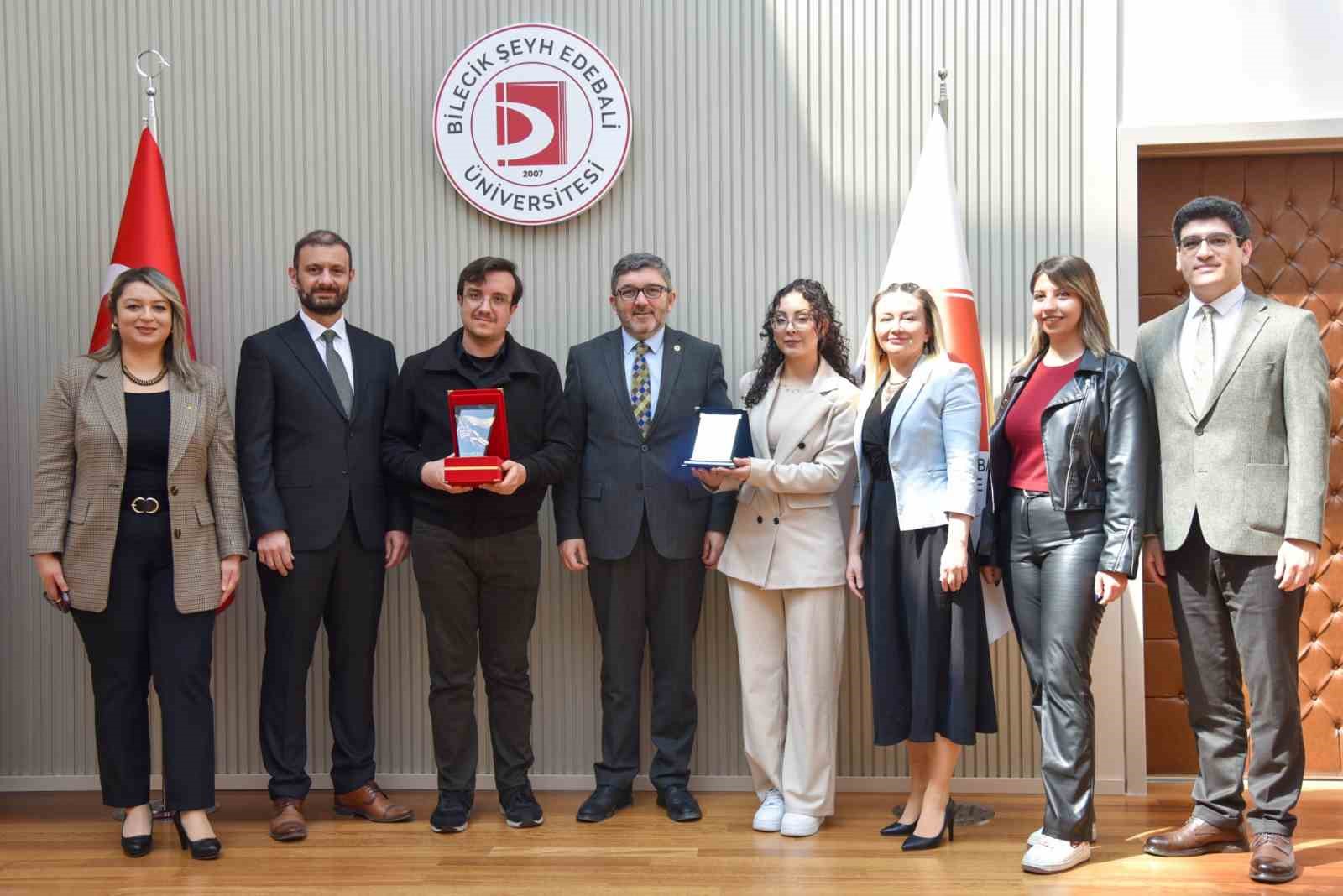 BŞE&Uuml; &ouml;ğrencileri &ouml;nemli bir başarıya daha imza attı
