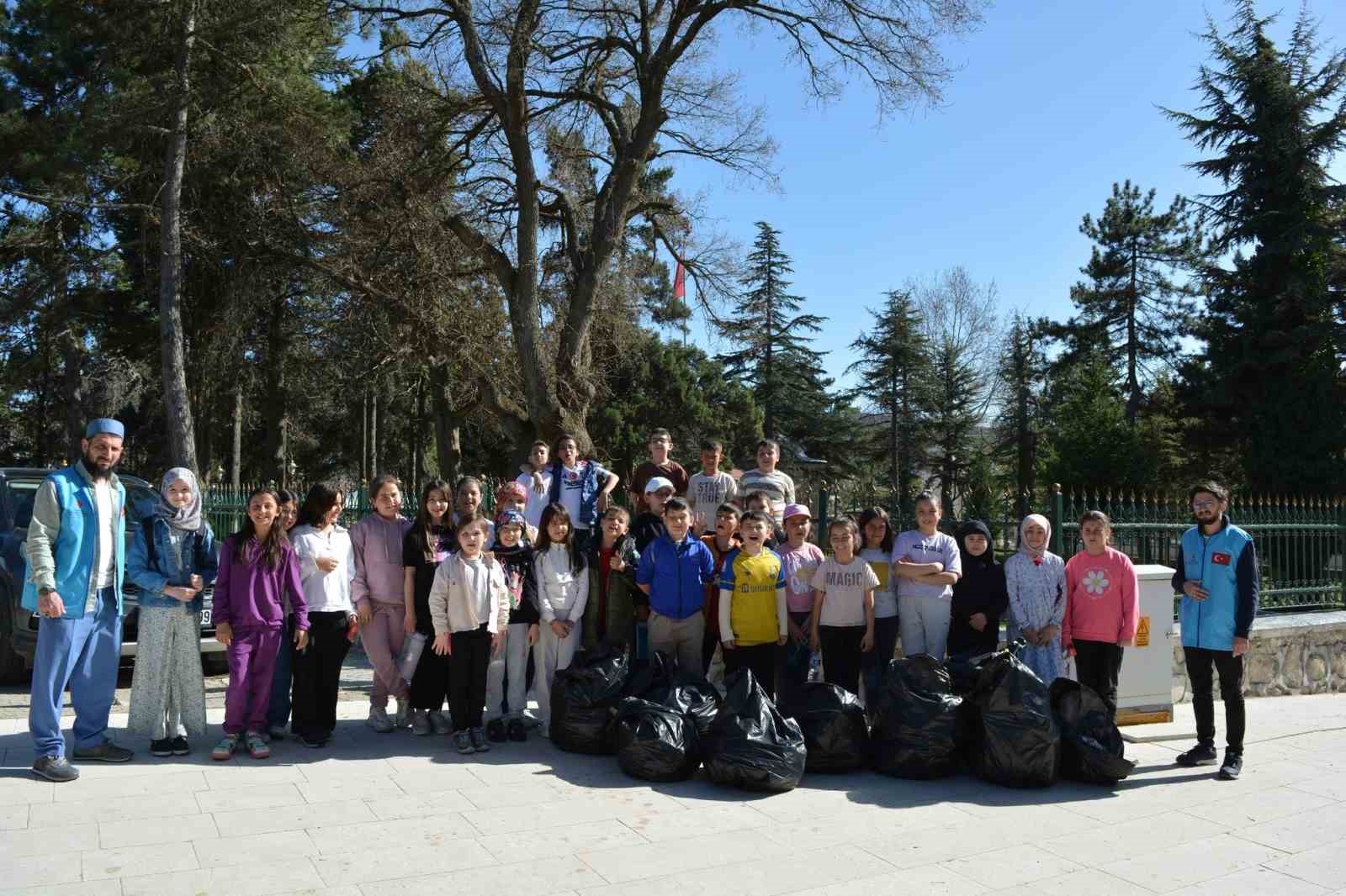 &Ouml;ğrenciler &ccedil;evre bilincine dikkat &ccedil;ekti
