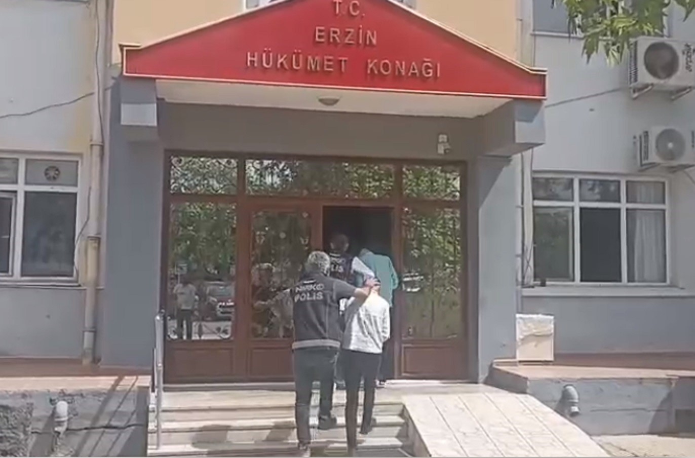 Erzin’de uyuşturucu operasyonu; 2 tutuklama 