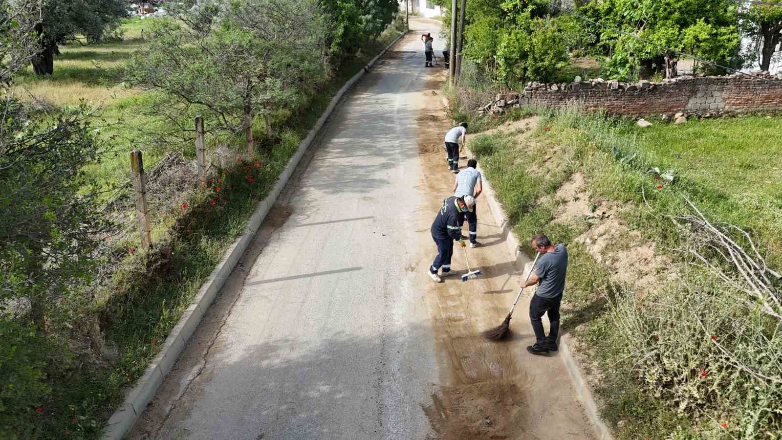 Nazilli’de yoğun yağış sonrası temizlik mesaisi
