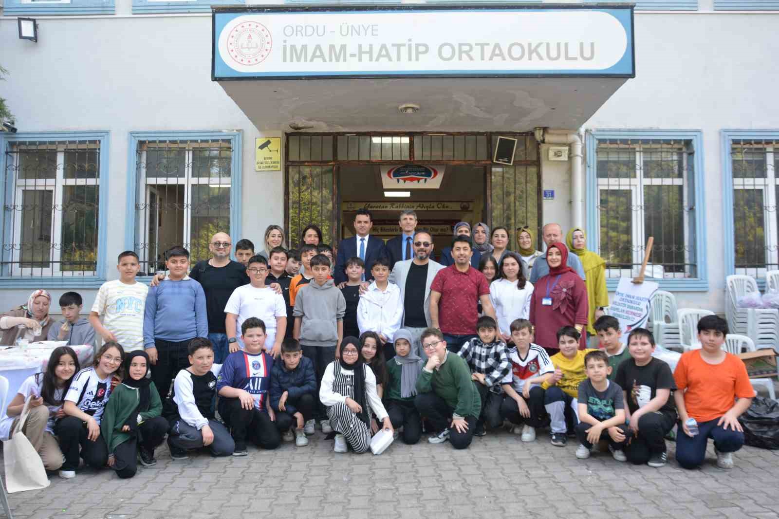 Ordu’da Gazze için düzenlenen hayır çarşısında 110 bin lira para toplandı
