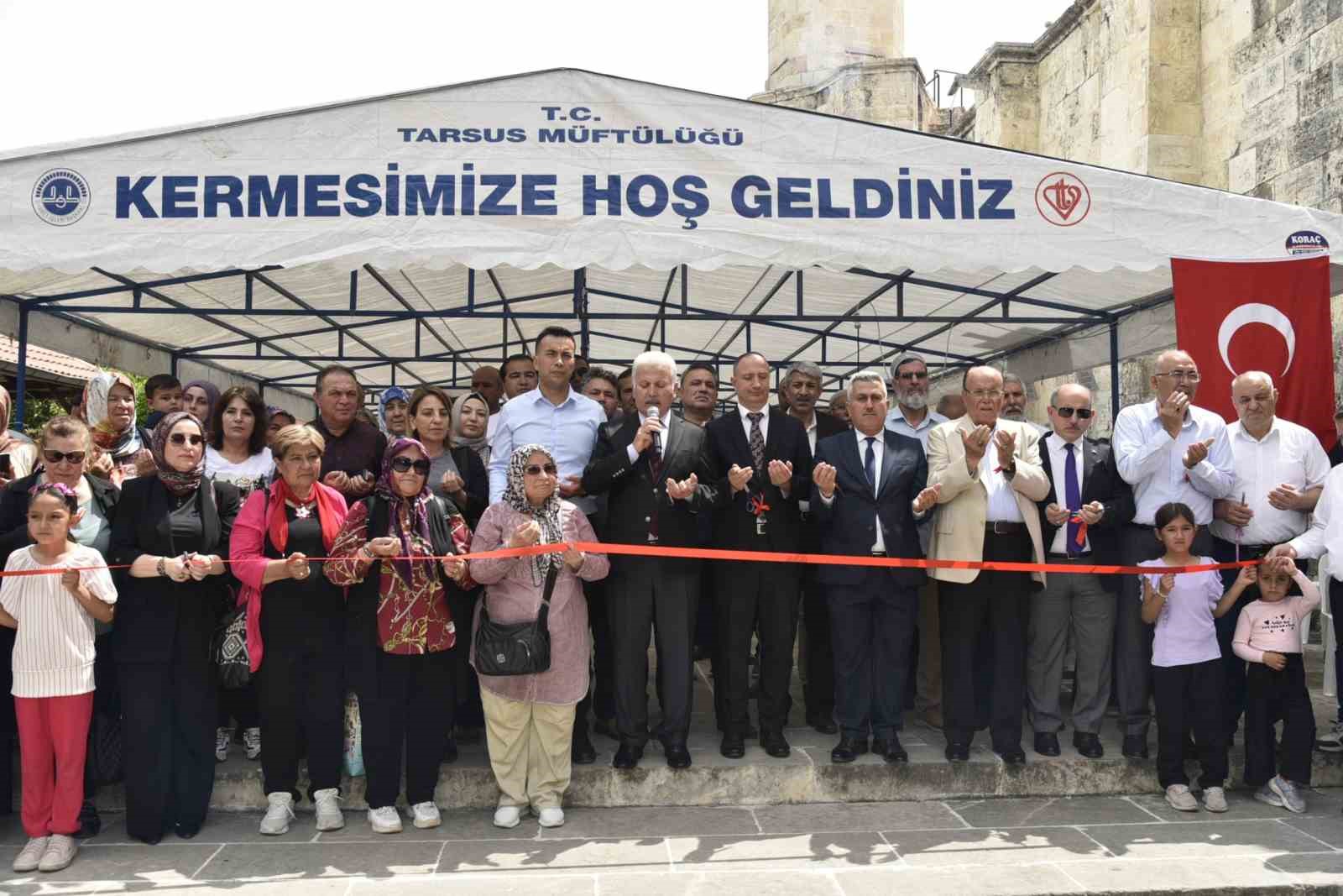 Tarsus’ta hayır panayırı açıldı