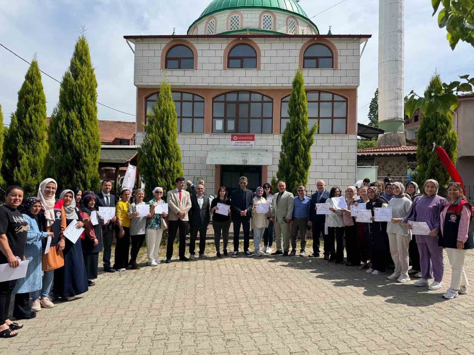 Çaycuma’da 35 kadın seracılık belgesi aldı