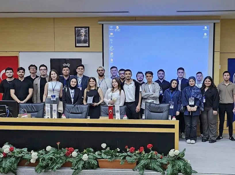 Teknoloji Zirvesi&rsquo;nde SUB&Uuml; &ouml;ğrencileriyle buluştular
