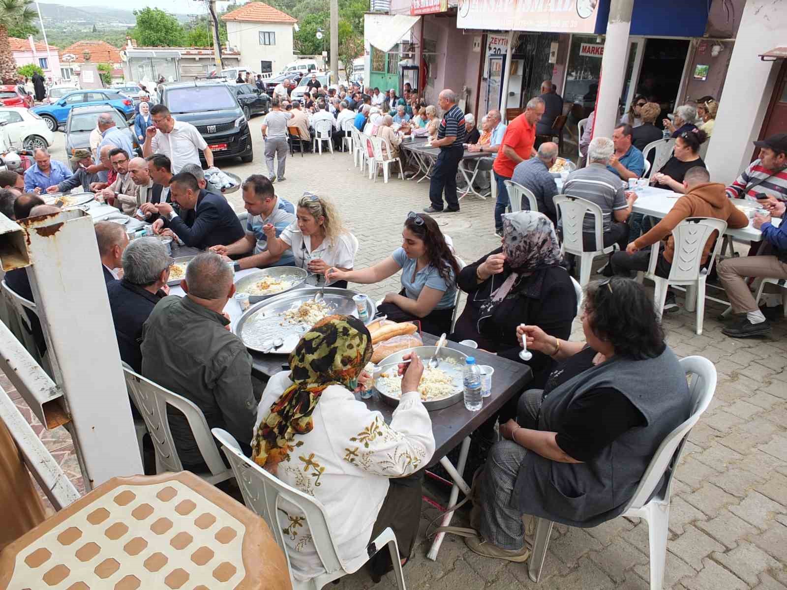 Balıkesir&rsquo;de &ccedil;ift&ccedil;iler yağmur duasına &ccedil;ıktı
