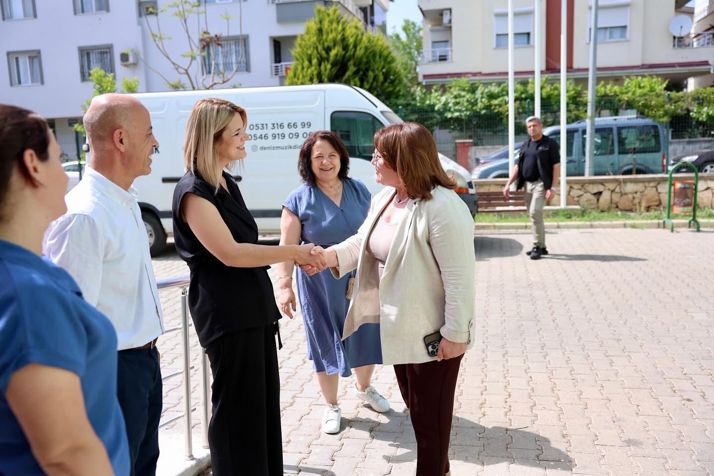 Başkan Gençay: "Annelerimizin yüzü hep gülsün"
