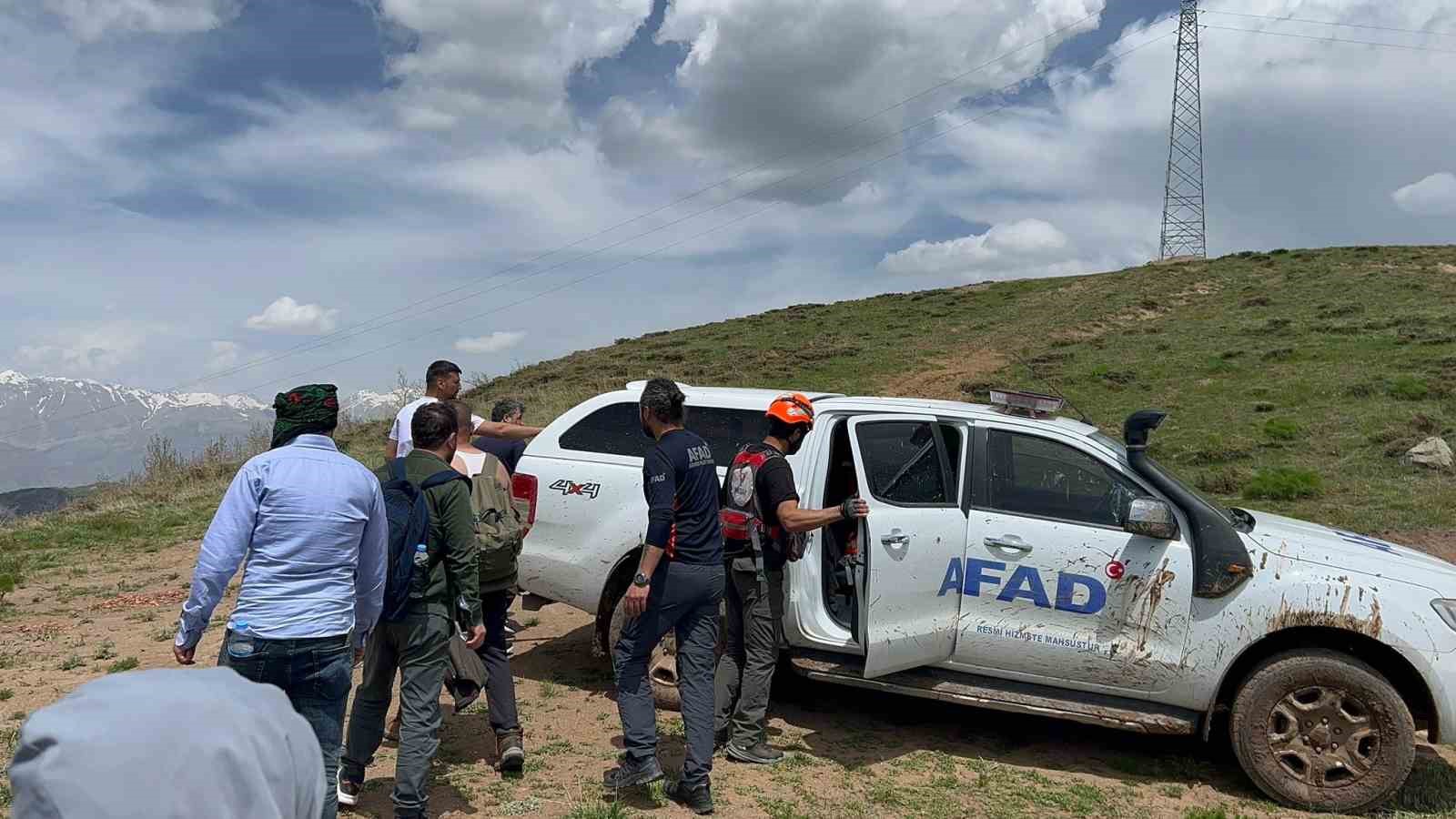 Mantar toplarken kayadan d&uuml;şen vatandaş kurtarıldı
