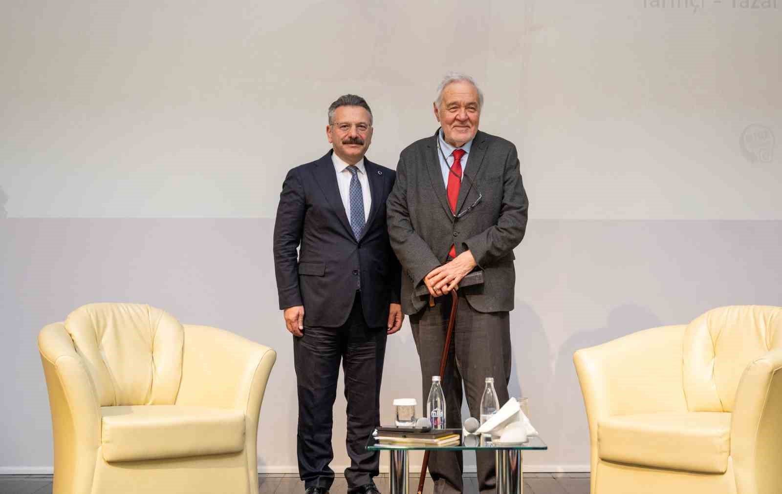 Eskişehir’de İlber Ortaylı’nın katılımıyla "Türk Kültürü ve Yunus Emre" söyleşisi düzenlendi