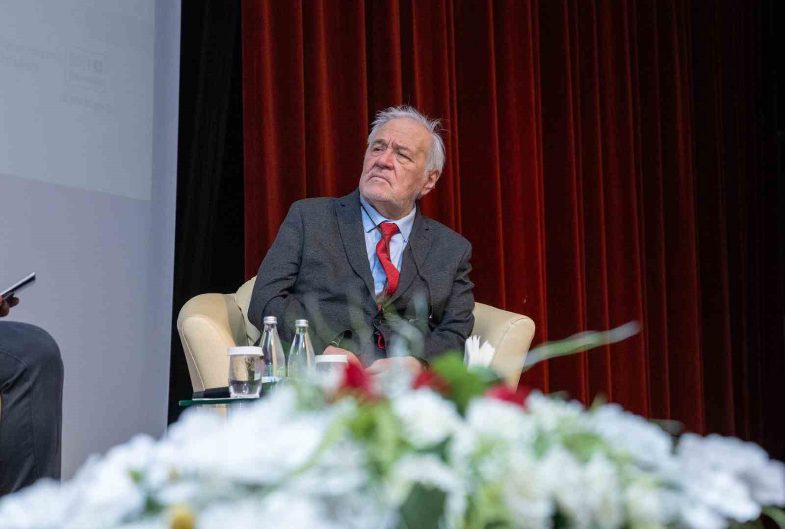 Eskişehir’de İlber Ortaylı’nın katılımıyla "Türk Kültürü ve Yunus Emre" söyleşisi düzenlendi
