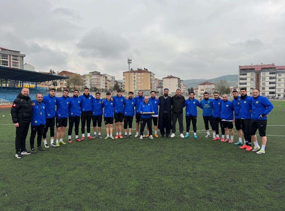 Söğütspor yönetimi, zorlu maç öncesi oyuncuların tüm alacaklarını ödedi