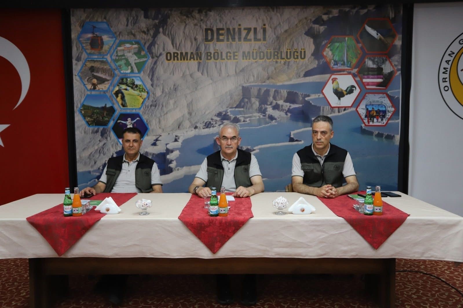 Orman Genel Müdürü Karacabey, Denizli’de orman yangınlarını önlemede gayret gösteren muhtarlarla bir araya geldi