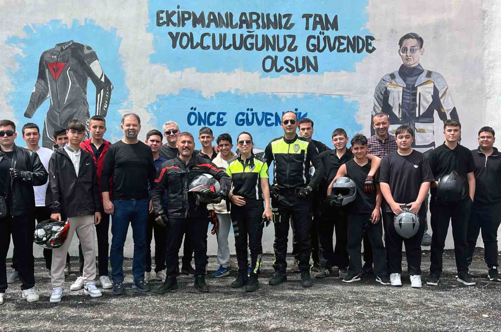 Toplu taşıma şoförleri ve motosiklet sürücüleri bilgilendirildi
