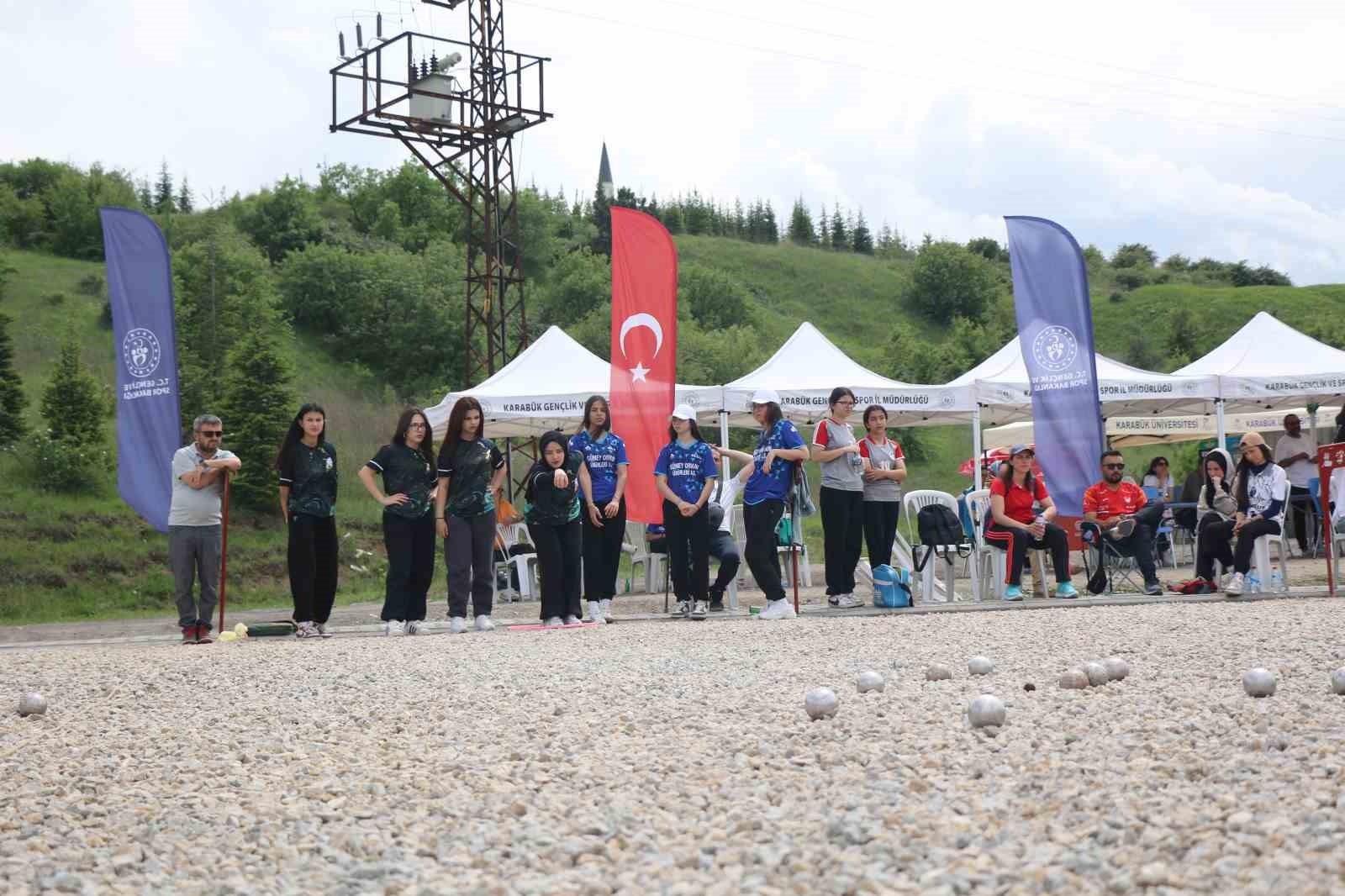 Karabük’te ilk kez düzenlenen Bocce Bölge Şampiyonası devam ediyor