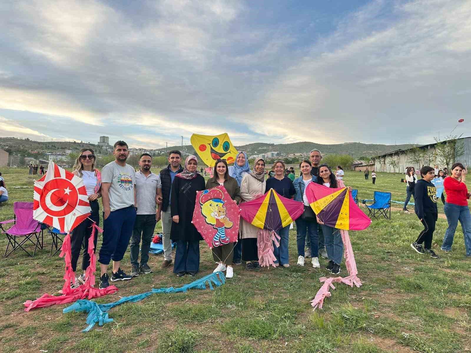 Elazığ’da 3. geleneksel uçurtma şenliği