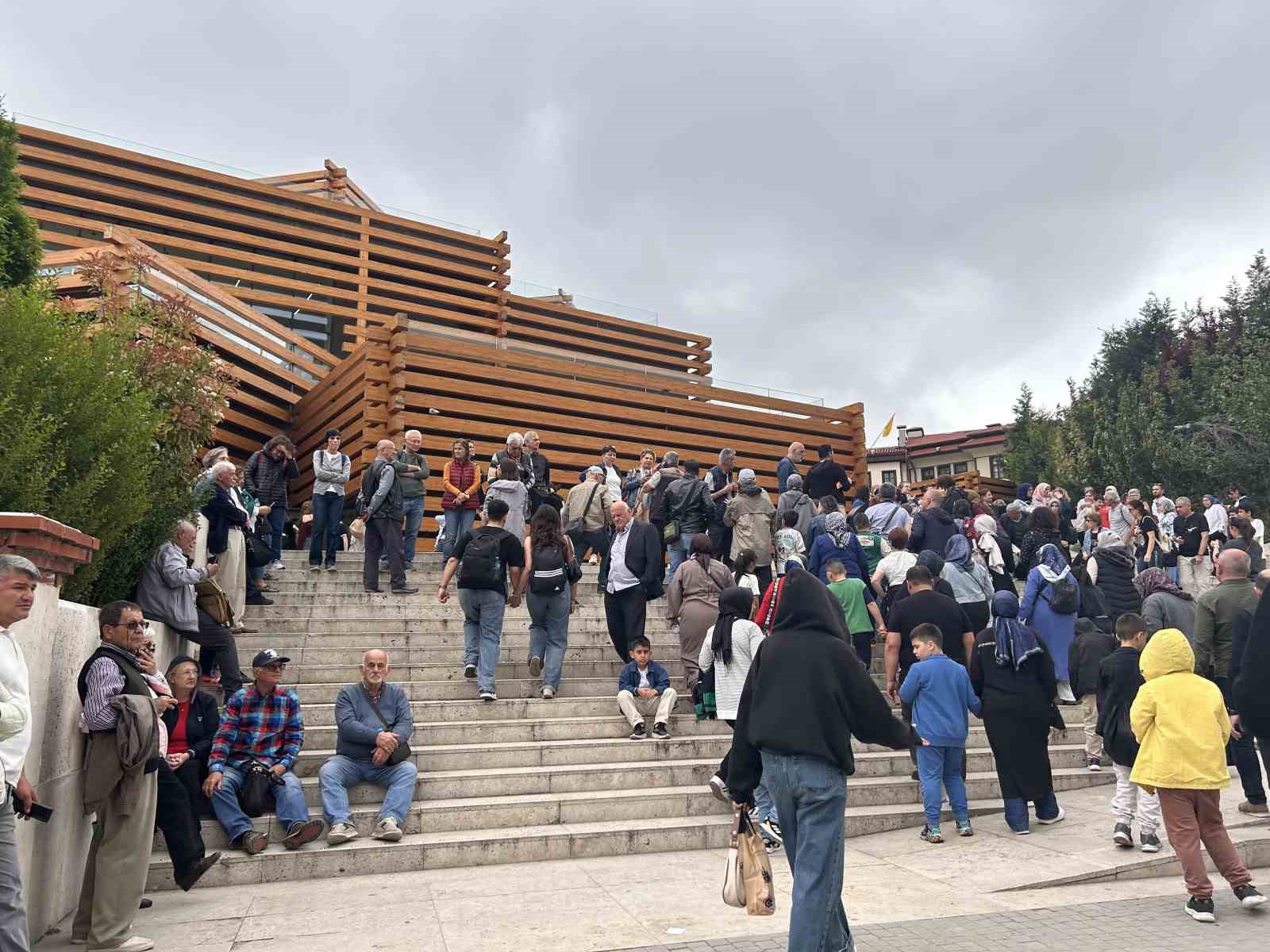 Odunpazarı’na yerli ve yabancı turistlerden yoğun ilgi
