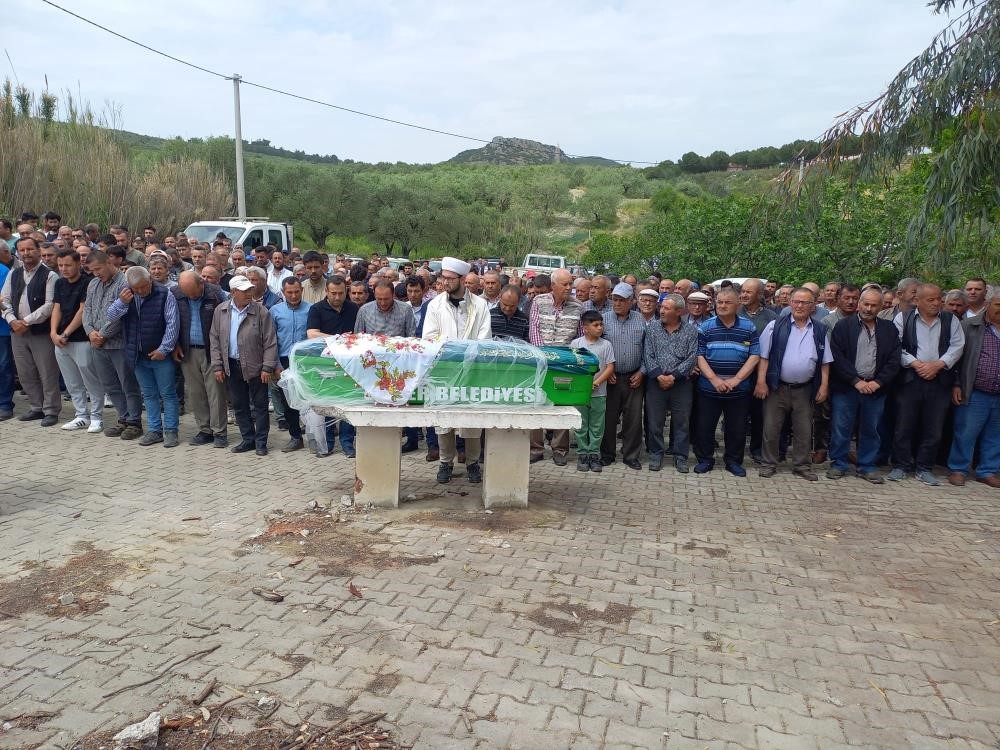 Kazada hayatını kaybeden üniversite öğrencisi son yolculuğuna uğurlandı