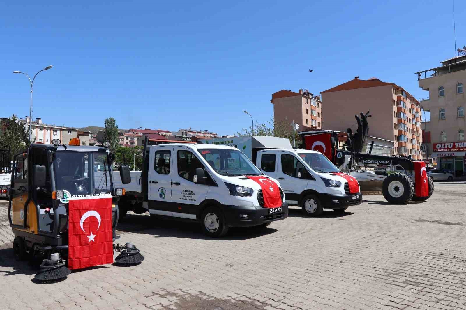 Oltu Belediyesi hizmet filosunu g&uuml;&ccedil;lendirdi
