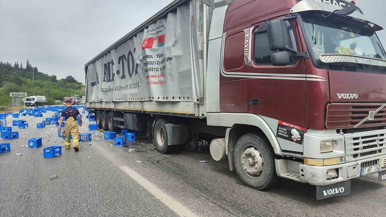 Balıkesir-Bursa yolunda iki tır çarpıştı