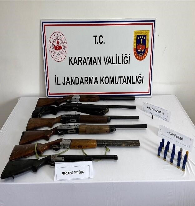 Karaman&rsquo;da aranan 30 kişi yakalandı, 4&rsquo;&uuml; tutuklandı
