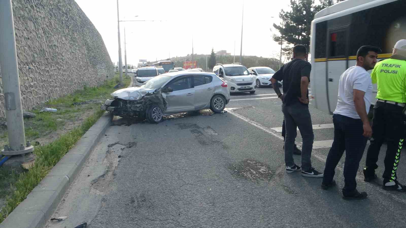 Malatya’da 5 araçlı zincirleme kaza: 6 yaralı