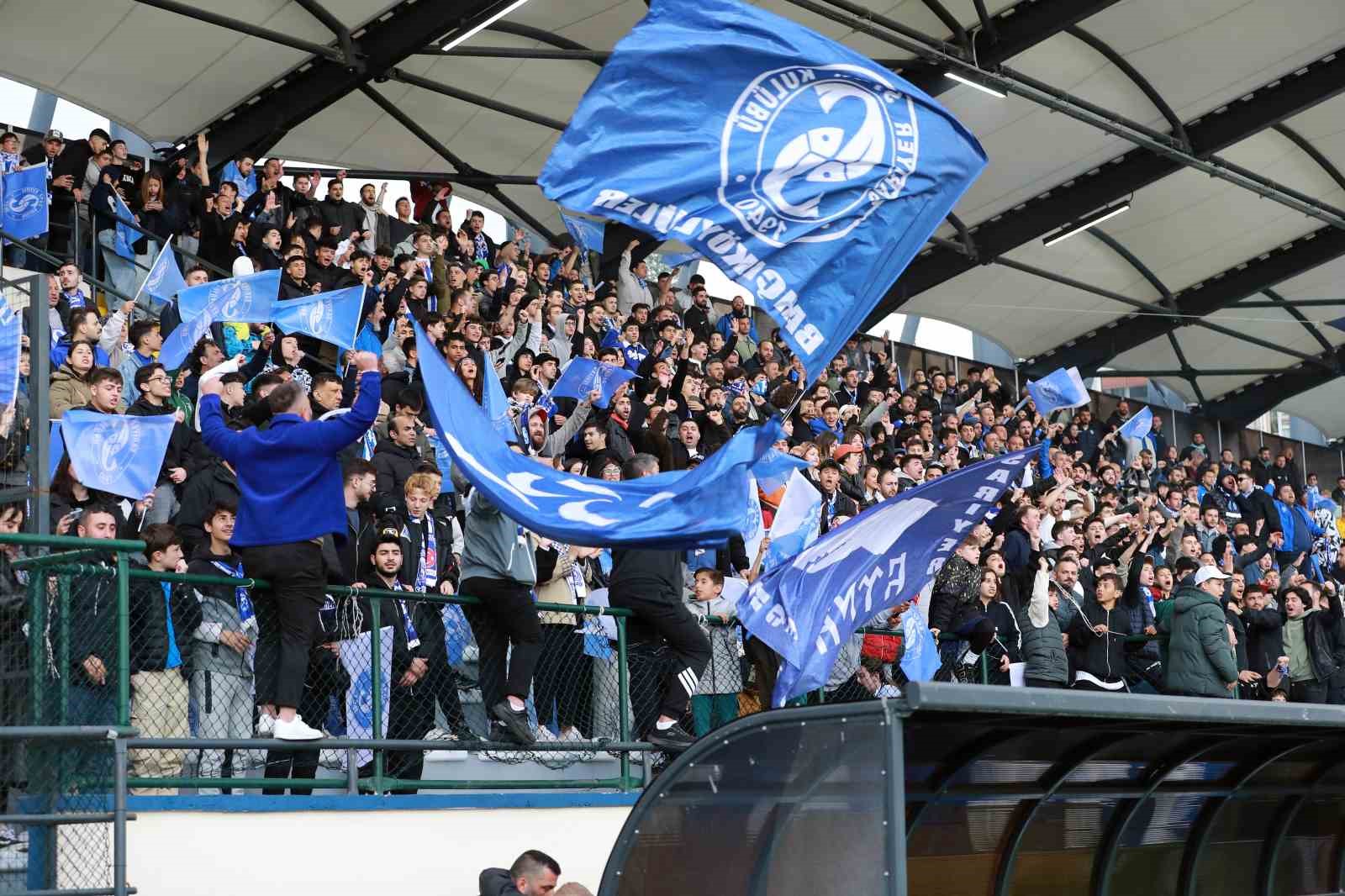 Trendyol 1. Lig’e yükselen Sarıyer, kupasını aldı

