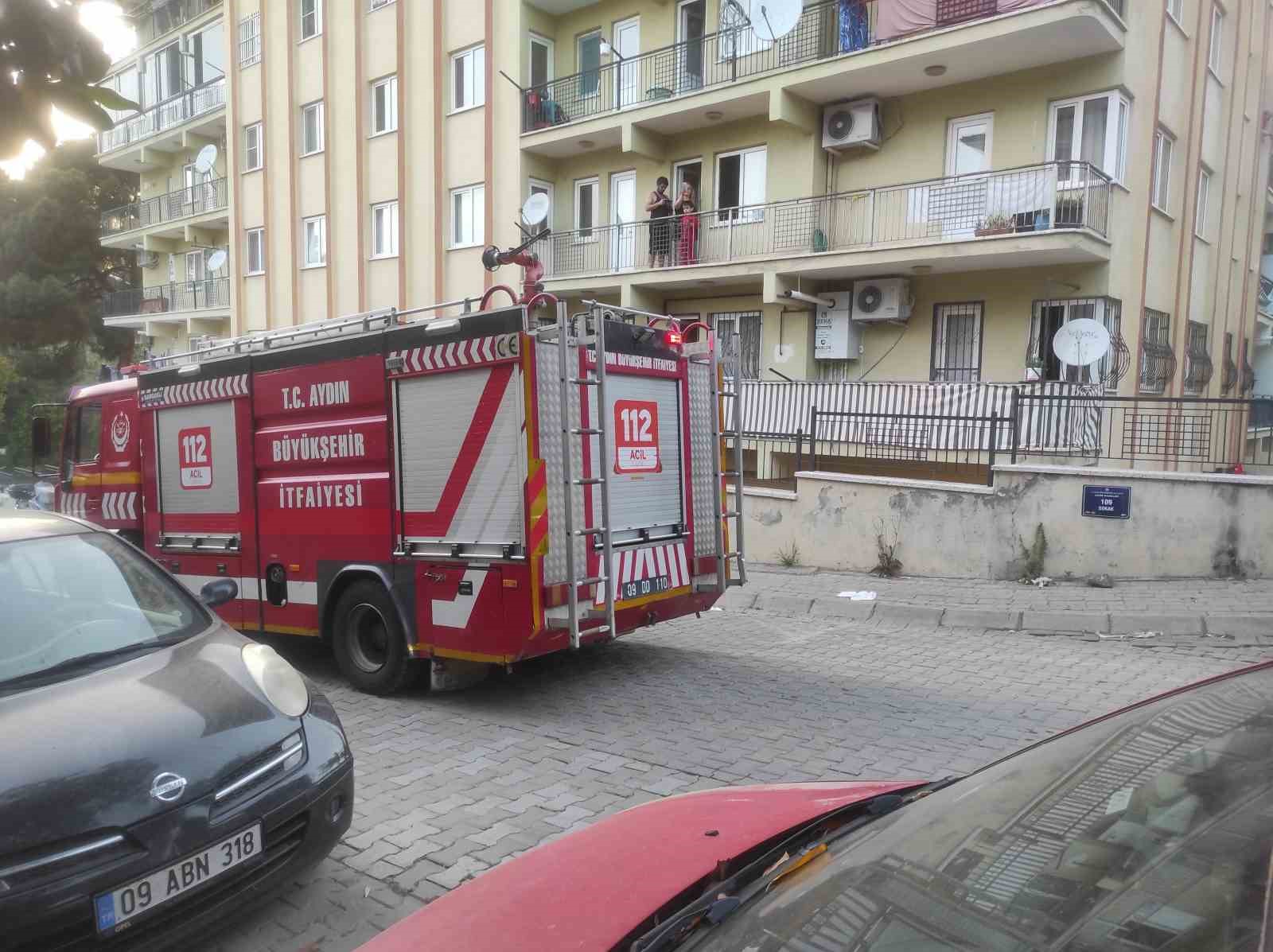 Ocakta unutulan yemek yangın paniğine neden oldu