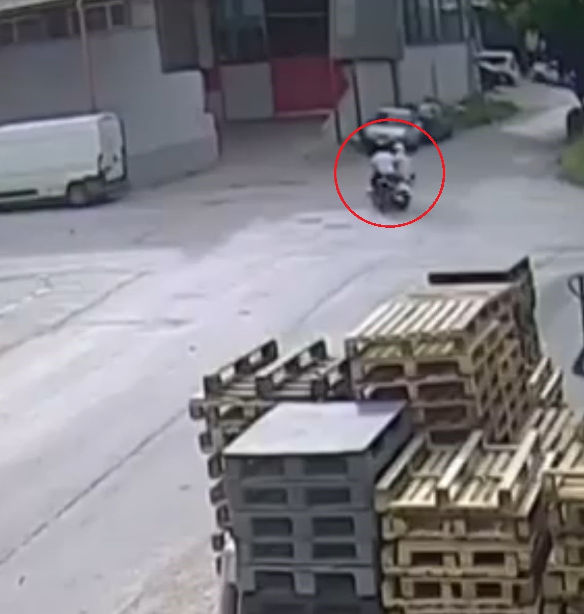 Bursa&rsquo;da iki motosikletinin karıştığı kaza kamerada: 2 yaralı
