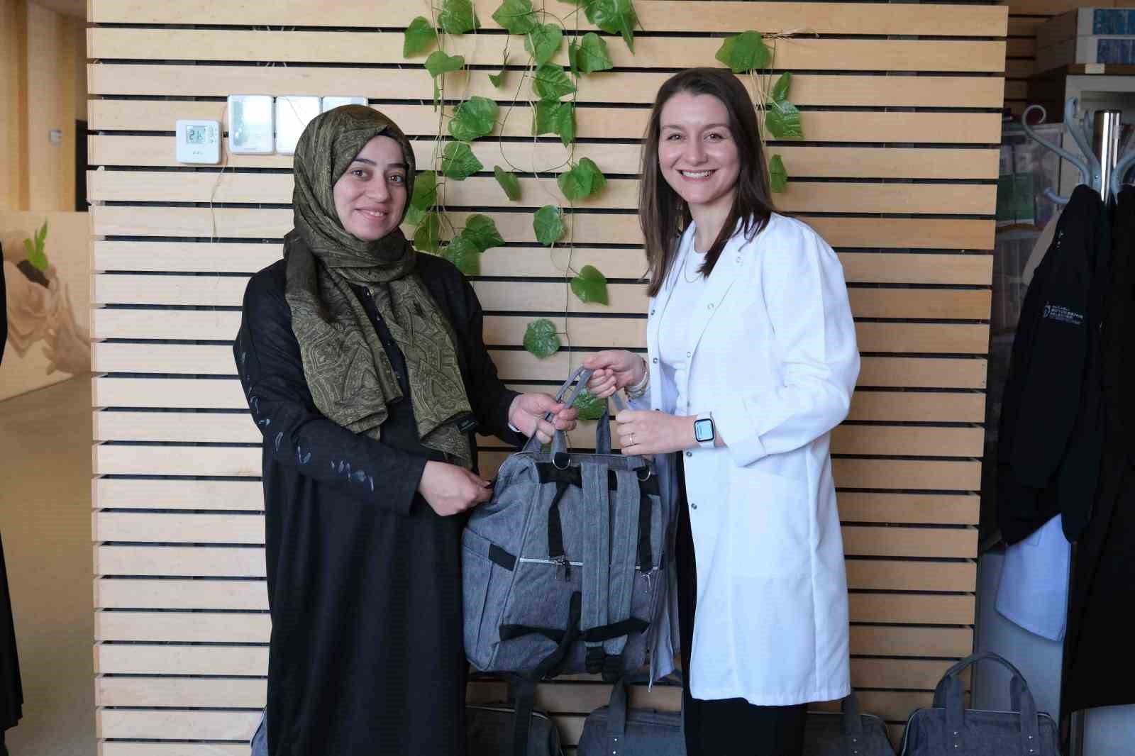 Anne ve anne adaylarına bebek sağlığı eğitimi