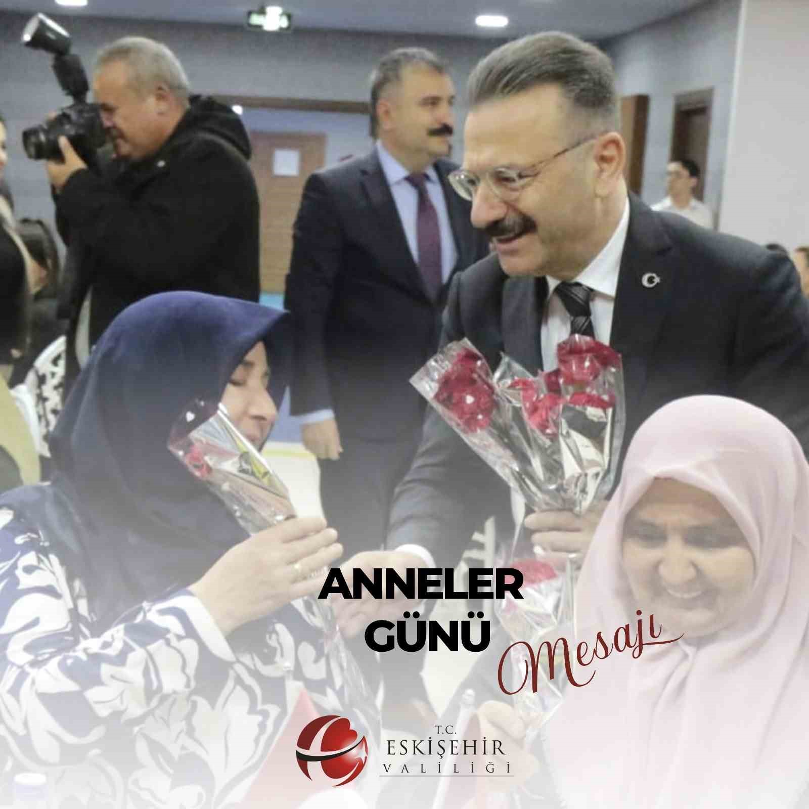 Vali Aksoy: "Kadın ’anne’ olarak yeri doldurulamaz bir değere sahiptir"