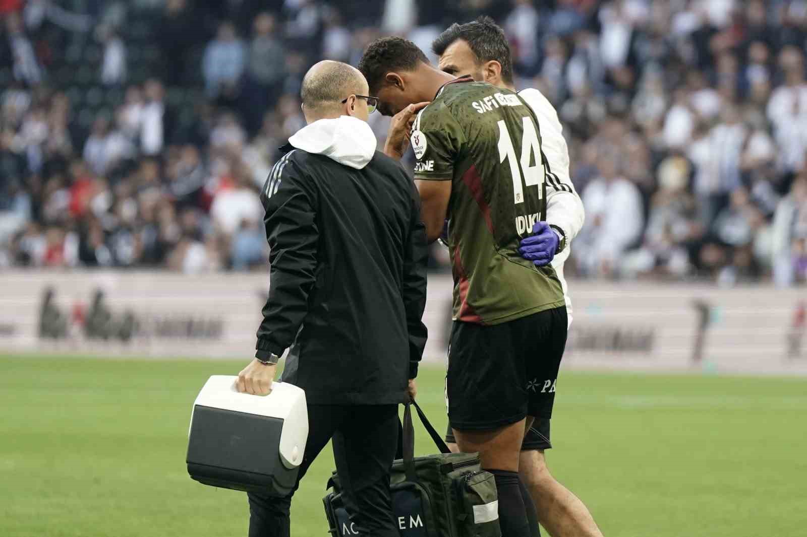 Chamberlain ve Uduokhai oyuna devam edemedi
