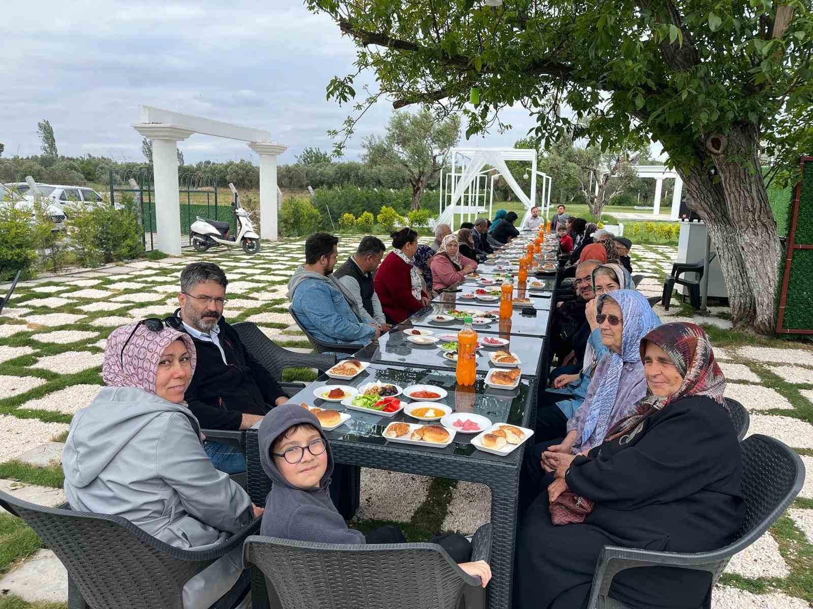 Başkan Kıyışkan ve yönetiminden şehit annelerine anlamlı ziyaret